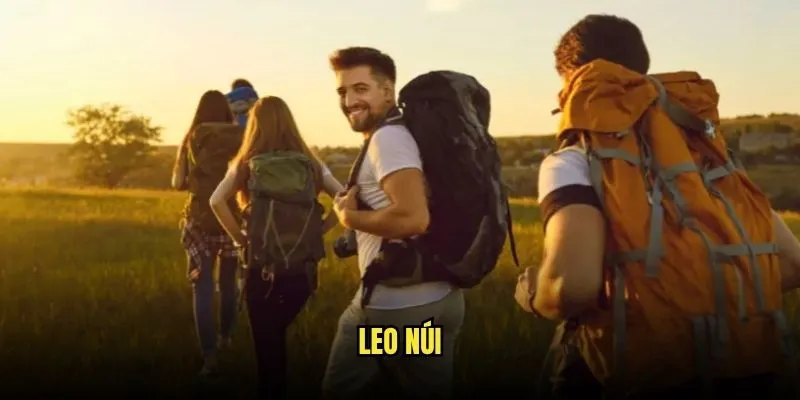 Leo núi